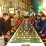 Alquiler de futbolín gigante en una calle de España
