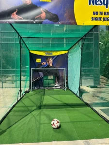 Otra vista del lanzamiento de la bebida de Nesquik en honor a Lamine Yamal