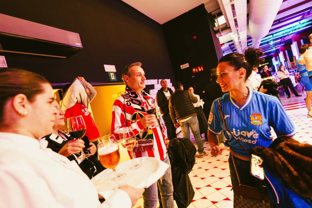 Bienvenida con cócteles para animar el ingreso