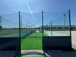 Panorámica de una cancha de fútbol 3vs3