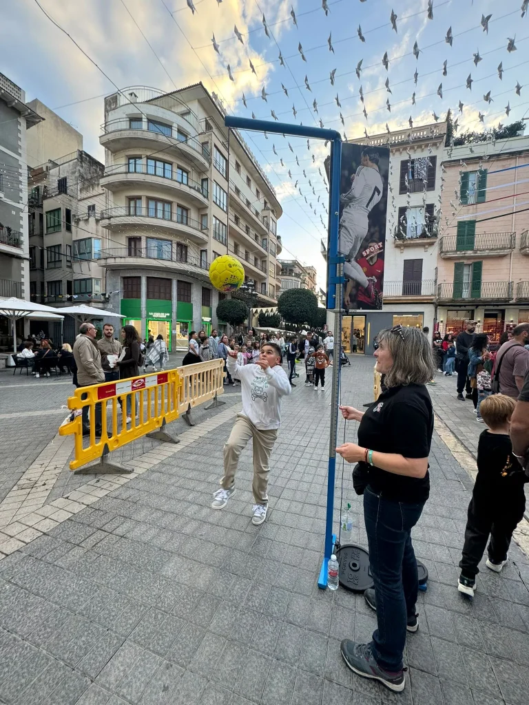 El CR7 Jump Challengue es un infaltable en las fiestas de pueblo